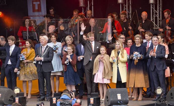 27-04-2017 Tilburg Dutch royal family during Kingsday ( Koningsdag) in Tilburg. Queen Maxima and King Willem-Alexander and Princess Amalia and Princess Alexia and Princess Ariane Prince Constantijn and Princess Laurentien Prince Maurits and Princess Marilene Prince Bernhard and Princess Annette Prince Pieter-Christiaan and Princess Anita Prince Floris and Princess Aimee  Copyright: xPPE NIEBOERx