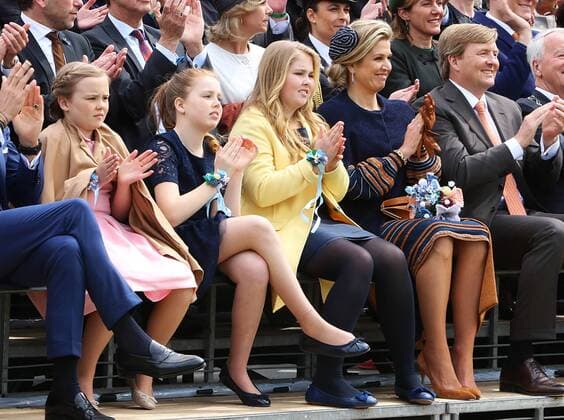 27-04-2017 Tilburg Dutch royal family during Kingsday ( Koningsdag) in Tilburg. Queen Maxima and King Willem-Alexander and Princess Amalia and Princess Alexia and Princess Ariane  Copyright: xPPE NIEBOERx