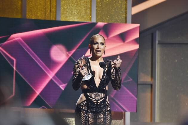 US singer Jennifer Lopez speaks after being awarded Social Media Artist of the Year during the Billboard Latin Music Awards at the Warsco Center of Miami University in Coral Gables, Florida, United States, 27 April 2017. BILLBOARD LATIN MUSIC AWARDS !ACHTUNG: NUR REDAKTIONELLE NUTZUNG!  Copyright: xGastonxDexCardenasx BIL001 20170428-636289453978363712