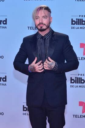 Colombian singer J Balvin poses as he arrives at the red carpet during the Billboard Latin Music Awards at the Warsco Center of Miami University in Coral Gables, Florida, United States, 27 April 2017. BILLBOARD LATIN MUSIC AWARDS !ACHTUNG: NUR REDAKTIONELLE NUTZUNG!  Copyright: xGiorgioxVierax BIL001 20170428-636289454664286918