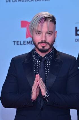 Colombian singer J Balvin poses as he arrives at the red carpet during the Billboard Latin Music Awards at the Warsco Center of Miami University in Coral Gables, Florida, United States, 27 April 2017. BILLBOARD LATIN MUSIC AWARDS !ACHTUNG: NUR REDAKTIONELLE NUTZUNG!  Copyright: xGiorgioxVierax BIL001 20170428-636289455916638862