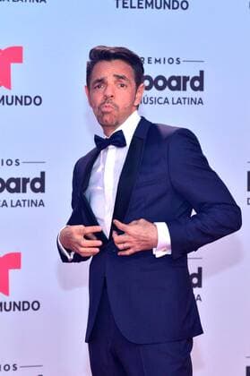 Mexican actor Eugenio Derbez poses as he arrives at the red carpet during the Billboard Latin Music Awards at the Warsco Center of Miami University in Coral Gables, Florida, United States, 27 April 2017. BILLBOARD LATIN MUSIC AWARDS !ACHTUNG: NUR REDAKTIONELLE NUTZUNG!  Copyright: xGiorgioxVierax BIL001 20170428-636289462357681722