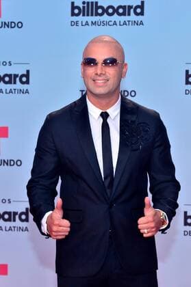 Puerto Rican singer Wisin poses as he arrives at the red carpet during the Billboard Latin Music Awards at the Warsco Center of Miami University in Coral Gables, Florida, United States, 27 April 2017. BILLBOARD LATIN MUSIC AWARDS !ACHTUNG: NUR REDAKTIONELLE NUTZUNG!  Copyright: xGiorgioxVierax BIL001 20170428-636289463660758075
