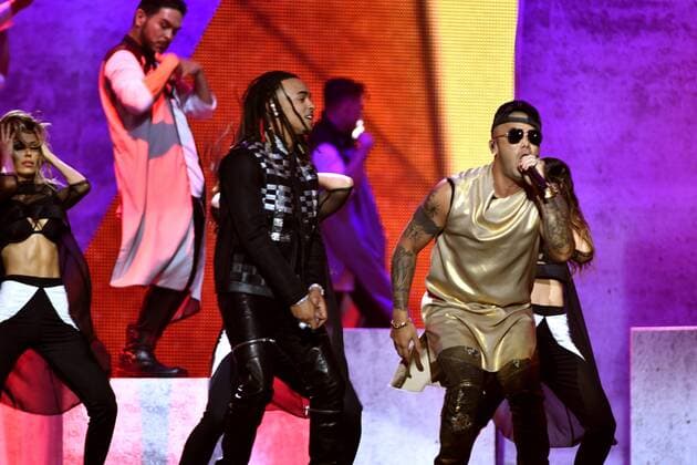 Puerto Rican singers Ozuna (L) and Winsen perform during the Billboard Latin Music Awards at the Warsco Center of Miami University in Coral Gables, Florida, United States, 27 April 2017. BILLBOARD LATIN MUSIC AWARDS !ACHTUNG: NUR REDAKTIONELLE NUTZUNG!  Copyright: xGastonxDexCardenasx BIL001 20170428-636289485296947424