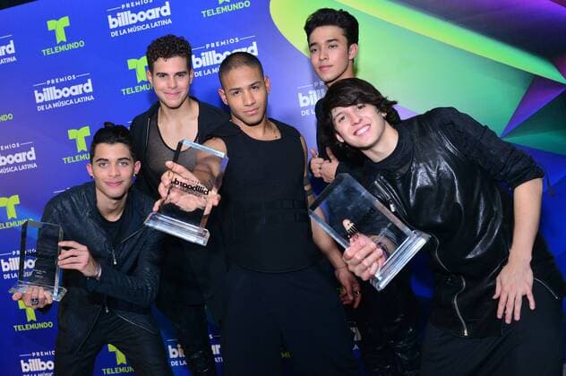 Members of the music band CNCO pose with their award during the Billboard Latin Music Awards at the Warsco Center of Miami University in Coral Gables, Florida, United States, 27 April 2017. BILLBOARD LATIN MUSIC AWARDS !ACHTUNG: NUR REDAKTIONELLE NUTZUNG!  Copyright: xGiorgioxVierax BIL001 20170428-636289502883432679