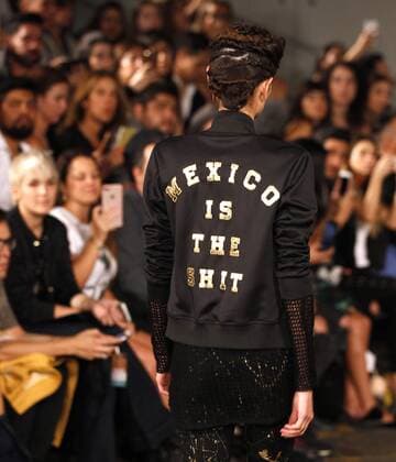 A model presents the creations of Mexican designer Anuar Layon during the Mexico Fashion Week in Mexico City, Mexico, 27 April 2017. MEXICO FASHION WEEK !ACHTUNG: NUR REDAKTIONELLE NUTZUNG!  Copyright: xAlexxCruzx MEX003 20170428-636289509634716791