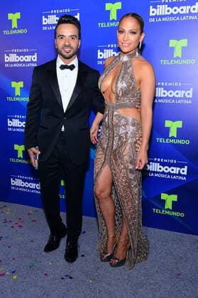 Bilder des Tages US singer Jennifer Lopez (R) and Puerto Rican singer Luis Fonsi pose after the Billboard Latin Music Awards at the Warsco Center of Miami University in Coral Gables, Florida, United States, 27 April 2017. BILLBOARD LATIN MUSIC AWARDS !ACHTUNG: NUR REDAKTIONELLE NUTZUNG!  Copyright: xGiorgioxVierax BIL001 20170428-636289540861292260