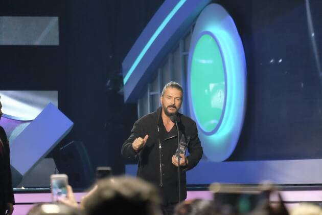 Guatemalan singer Ricardo Arjona speaks after being awarded during the Billboard Latin Music Awards at the Warsco Center of Miami University in Coral Gables, Florida, United States, 27 April 2017. BILLBOARD LATIN MUSIC AWARDS !ACHTUNG: NUR REDAKTIONELLE NUTZUNG!  Copyright: xGastonxDexCardenasx BIL001 20170428-636289561021233681