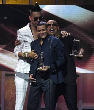 Latin artist Gents De Zona accepts an award during the 2017 Billboard Latin Music Awards and Show at the Bank United Center, University of Miami, Miami, Florida on April 27, 2017.  MIA20170427266 GARYxIxROTHSTEIN