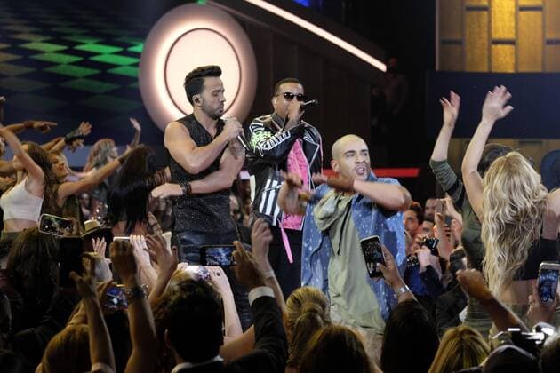 Singers Luis Fonsi (L) and Daddy Yankee (R) perform during the Billboard Latin Music Awards at the Warsco Center of Miami University in Coral Gables, Florida, United States, 27 April 2017. BILLBOARD LATIN MUSIC AWARDS !ACHTUNG: NUR REDAKTIONELLE NUTZUNG!  Copyright: xGastonxDexCardenasx BIL044 20170428-636289580289828807