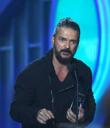 Latin artist Ricardo Aejona accepts an award during the 2017 Billboard Latin Music Awards and Show at the Bank United Center, University of Miami, Miami, Florida on April 27, 2017.  MIA201704272269 GARYxIxROTHSTEIN