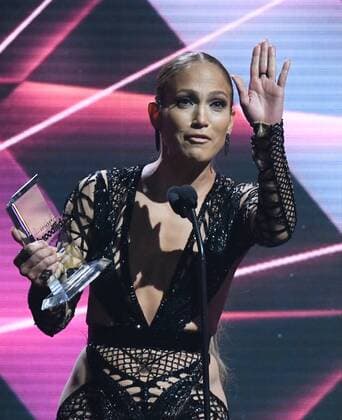 Latin artist Jennifer Lopez accepts an award during the 2017 Billboard Latin Music Awards and Show at the Bank United Center, University of Miami, Miami, Florida on April 27, 2017.  MIA201704272285 GARYxIxROTHSTEIN
