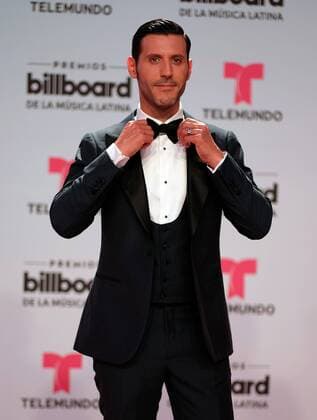 Latin celebrity Quique Usales walks the red carpet during the 2017 Billboard Latin Music Awards at the Bank United Center, University of Miami, Miami, Florida on April 27, 2017.  MIA20170427105 GARYxIxROTHSTEIN