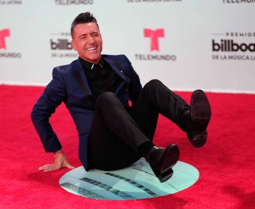 Latin celebrity Jorge Bernal falls on the red carpet during the 2017 Billboard Latin Music Awards at the Bank United Center, University of Miami, Miami, Florida on April 27, 2017.  MIA20170427109 GARYxIxROTHSTEIN