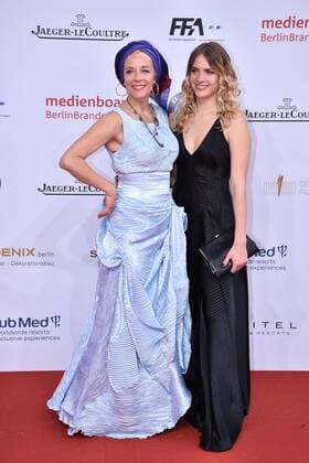 Katja Riemann und ihre Tochter Paula Riemann bei der Verleihung Deutscher Filmpreis 2017 am 28.04.2017 in Berlin Deutscher Filmpreis 2017 in Berlin - Ankunft Roter Teppich 