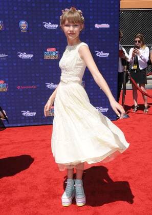 April 29, 2017 - Los Angeles, CA, United States - 29 April 2017 - Los Angeles, California - Grace Vanderwaal. 2017 Radio Disney Music Awards held at Microsoft Theater in Los Angeles. Photo Credit: AdMedia Los Angeles United States - ZUMAa123 20170429_zaa_a123_122 Copyright: xBirdiexThompsonx