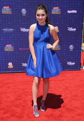 April 29, 2017 - Los Angeles, CA, United States - 29 April 2017 - Los Angeles, California - Landry Bender. 2017 Radio Disney Music Awards held at Microsoft Theater in Los Angeles. Photo Credit: AdMedia Los Angeles United States - ZUMAa123 20170429_zaa_a123_220 Copyright: xBirdiexThompsonx