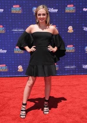 April 29, 2017 - Los Angeles, CA, United States - 29 April 2017 - Los Angeles, California - Sophoe Reynolds. 2017 Radio Disney Music Awards held at Microsoft Theater in Los Angeles. Photo Credit: AdMedia Los Angeles United States - ZUMAa123 20170429_zaa_a123_257 Copyright: xBirdiexThompsonx
