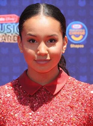 April 29, 2017 - Los Angeles, CA, United States - 29 April 2017 - Los Angeles, California - Sofia Wylie. 2017 Radio Disney Music Awards held at Microsoft Theater in Los Angeles. Photo Credit: AdMedia Los Angeles United States - ZUMAa123 20170429_zaa_a123_265 Copyright: xBirdiexThompsonx