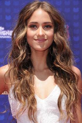 April 29, 2017 - Los Angeles, CA, United States - 29 April 2017 - Los Angeles, California - Skylar Stecker. 2017 Radio Disney Music Awards held at Microsoft Theater in Los Angeles. Photo Credit: AdMedia Los Angeles United States - ZUMAa123 20170429_zaa_a123_310 Copyright: xBirdiexThompsonx
