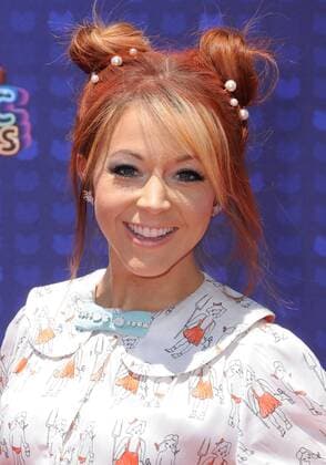April 29, 2017 - Los Angeles, CA, United States - 29 April 2017 - Los Angeles, California - Lindsey Stirling. 2017 Radio Disney Music Awards held at Microsoft Theater in Los Angeles. Photo Credit: AdMedia Los Angeles United States - ZUMAa123 20170429_zaa_a123_329 Copyright: xBirdiexThompsonx