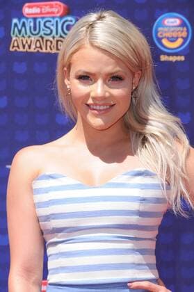 April 29, 2017 - Los Angeles, CA, United States - 29 April 2017 - Los Angeles, California - Whitney Carson. 2017 Radio Disney Music Awards held at Microsoft Theater in Los Angeles. Photo Credit: AdMedia Los Angeles U.S. - ZUMAa123 20170429_zaa_a123_117 Copyright: xBirdiexThompsonx