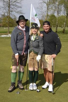 Michael Hartl, Mariann Hartl und Adi Hengstberger beim Hippopdrom Charity Golfturnier by Adi Hengstberger im Golfclub Schloss Egmating. Egmating, 29.04.2017 Foto:xP.xSchönbergerx xFuturexImage