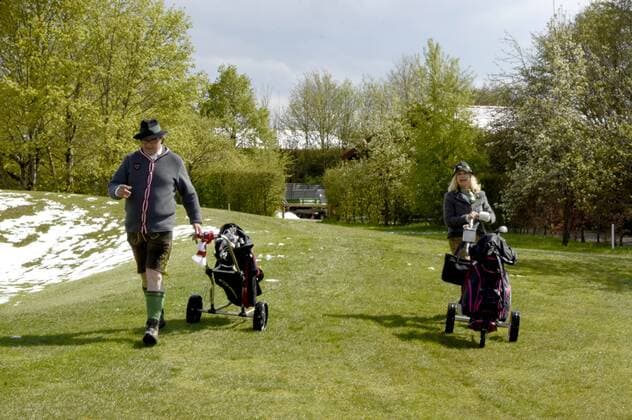 Michael und Marianne Hartl beim Hippopdrom Charity Golfturnier by Adi Hengstberger im Golfclub Schloss Egmating. Egmating, 29.04.2017 Foto:xP.xSchönbergerx xFuturexImage