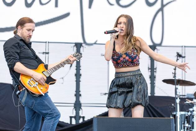 April 30, 2017 - Indio, California, U.S - COURTNEY COLE during Stagecoach Music Festival in Indio, California Indio U.S. - ZUMAs135 20170430_zap_s135_037 Copyright: xDanielxDeSloverx