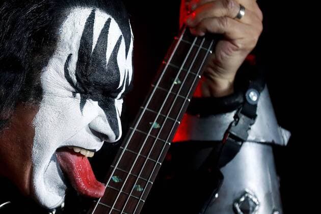 Entertainment Bilder der Woche Themen der Woche Bilder des Tages MOSCOW, RUSSIA - MAY 1, 2017: Lead singer and bass guitarist Gene Simmons of American hard rock band KISS performs during a concert at the Olympic Stadium. Sergei Fadeichev TASS  TS04A657
