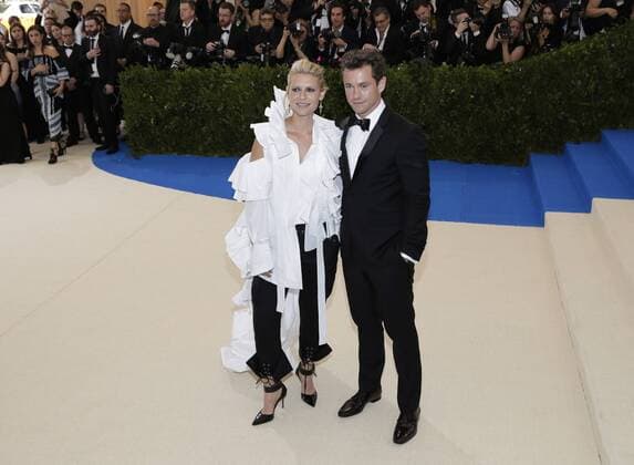Claire Danes and Hugh Dancy arrive on the red carpet at the Costume Institute Benefit at The Metropolitan Museum of Art celebrating the opening of Rei Kawakubo Comme des Garcons: Art of the In-Between in New York City on May 1, 2017.  NYP20170501115 JOHNxANGELILLO