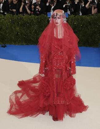 Katy Perry arrives on the red carpet at the Costume Institute Benefit at The Metropolitan Museum of Art celebrating the opening of Rei Kawakubo Comme des Garcons: Art of the In-Between in New York City on May 1, 2017.  NYP20170501121 JOHNxANGELILLO