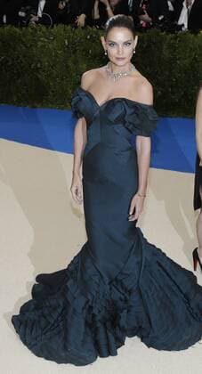 Katie Holmes arrives on the red carpet at the Costume Institute Benefit at The Metropolitan Museum of Art celebrating the opening of Rei Kawakubo Comme des Garcons: Art of the In-Between in New York City on May 1, 2017.  NYP20170501157 JOHNxANGELILLO