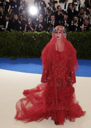 Katy Perry arrives on the red carpet at the Costume Institute Benefit at The Metropolitan Museum of Art celebrating the opening of Rei Kawakubo Comme des Garcons: Art of the In-Between in New York City on May 1, 2017.  NYP20170501174 JOHNxANGELILLO