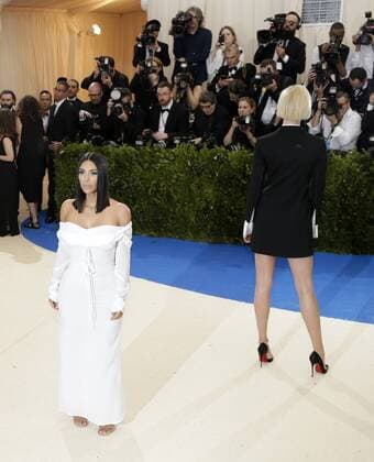 Kim Kardashian arrives on the red carpet at the Costume Institute Benefit at The Metropolitan Museum of Art celebrating the opening of Rei Kawakubo Comme des Garcons: Art of the In-Between in New York City on May 1, 2017.  NYP20170501574 JOHNxANGELILLO