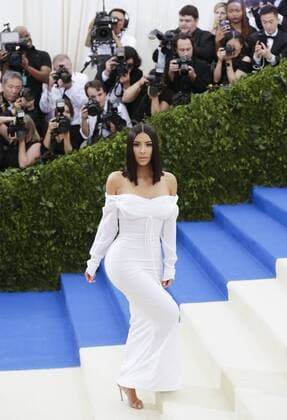 Kim Kardashian arrives on the red carpet at the Costume Institute Benefit at The Metropolitan Museum of Art celebrating the opening of Rei Kawakubo Comme des Garcons: Art of the In-Between in New York City on May 1, 2017.  NYP20170501578 JOHNxANGELILLO