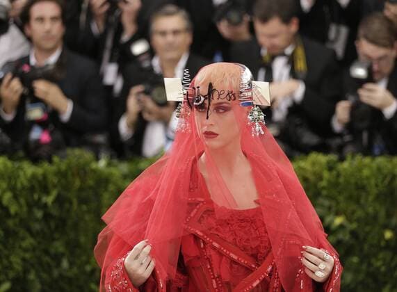 Katy Perry arrives on the red carpet at the Costume Institute Benefit at The Metropolitan Museum of Art celebrating the opening of Rei Kawakubo Comme des Garcons: Art of the In-Between in New York City on May 1, 2017.  NYP20170501188 JOHNxANGELILLO