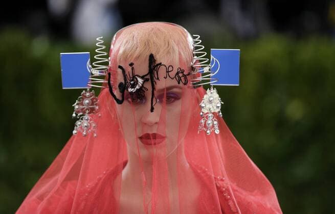 Katy Perry arrives on the red carpet at the Costume Institute Benefit at The Metropolitan Museum of Art celebrating the opening of Rei Kawakubo Comme des Garcons: Art of the In-Between in New York City on May 1, 2017.  NYP20170501189 JOHNxANGELILLO