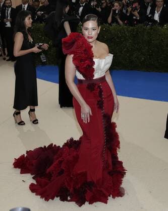 Ashley Graham arrives on the red carpet at the Costume Institute Benefit at The Metropolitan Museum of Art celebrating the opening of Rei Kawakubo Comme des Garcons: Art of the In-Between in New York City on May 1, 2017.  NYP20170501590 JOHNxANGELILLO