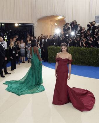 Taylor Hill arrives on the red carpet at the Costume Institute Benefit at The Metropolitan Museum of Art celebrating the opening of Rei Kawakubo Comme des Garcons: Art of the In-Between in New York City on May 1, 2017.  NYP20170501598 JOHNxANGELILLO