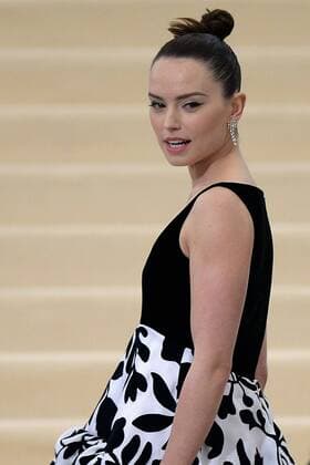 arriving at the Rei Kawakubo Comme des Garcons: Art Of The In-Between Costume Institute Gala at the Metropolitan Museum of Art Daisy Ridley New York United States  513444