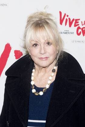 Mylene Demongeot CELEBRITES : Avnt Premiere de Vive la Crise - Paris - 02 05 2017 JBAutissier Panoramic 