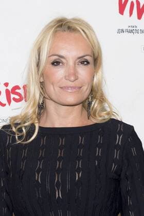 Christelle Lyon CELEBRITES : Avnt Premiere de Vive la Crise - Paris - 02 05 2017 JBAutissier Panoramic 