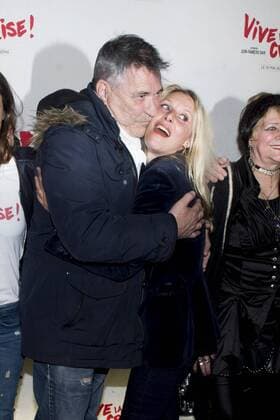 Jean Marie Bigard et Florence Thomassin CELEBRITES : Avnt Premiere de Vive la Crise - Paris - 02 05 2017 JBAutissier Panoramic 