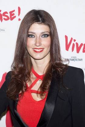 Sophie Vouzelaud CELEBRITES : Avnt Premiere de Vive la Crise - Paris - 02 05 2017 JBAutissier Panoramic 