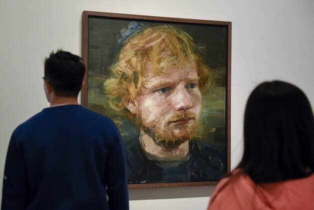 May 3, 2017 - London, UK - London, UK. Visitors to the National Portrait Gallery view a newly acquired portrait of the popular singer-songwriter Ed Sheeran, by artist Colin Davidson. The 4ft x 4ft painting oil painting is the first portrait painted of the singer since the start of his professional career and has just been put on public display. London UK  - ZUMAl94_ 20170503_zaf_l94_061 Copyright: xStephenxChungx