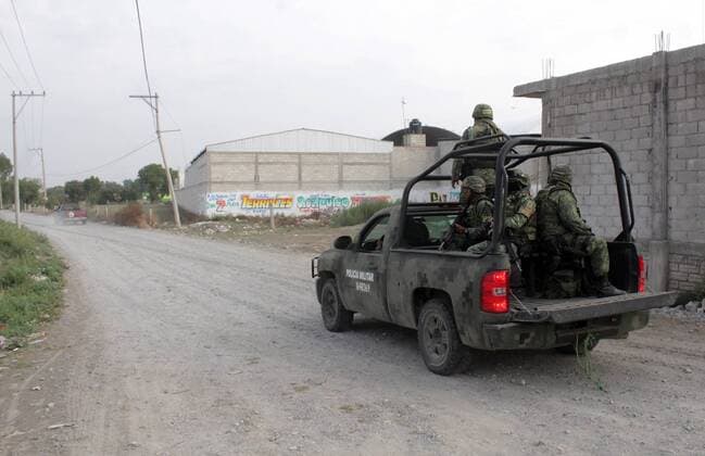 May 4, 2017 - Mexico - EUM20170504NAC06.JPG.QUECHOLAC, Pue. SecuritySeguridad-Puebla.- Elementos del Ejercito en el operativo aplicado en la comunidad de Palmarito Tochiapan, 4 de mayo de 2017, luego de los hechos violentos, de ayer miercoles, entre huachicoleros e integrantes castrenses. Foto: Agencia EL UNIVERSALJMA Mexico  - ZUMAu78_ 20170504_zaf_u78_014 Copyright: xElxUniversalx