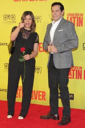 Latin Lover Filmpremiere in Mexiko-Stadt May 4, 2017 - Mexico - EUM20170504ESP13.JPG.CIUDAD DE MEXICO CinemaCine-Como ser un latin lover.- Los comunicadores Martha Figueroa y Juan Jose Origel en la alfombra roja de la pelicula Como ser un latin lover, 3 de mayo de 2017, Teatro Metropolitan. Foto: Agencia EL UNIVERSALCarlos MejiaJMA. Mexico  - ZUMAu78_ 20170504_zaf_u78_025 Copyright: xElxUniversalx