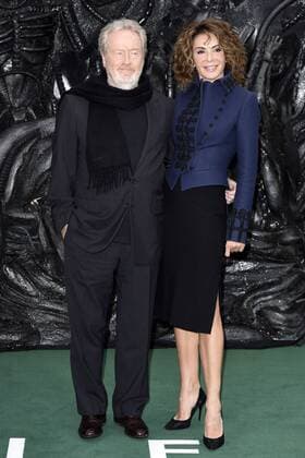 Ridley Scott und Giannina Facio bei der Weltpremiere des Kinofilms Alien: Covenant im Odeon Leicester Square. London, 04.05.2017 Ridley Scott, Giannina Facio  Foto:xS.xVasx xFuturexImage