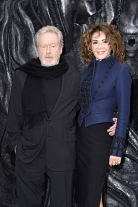 Ridley Scott und Giannina Facio bei der Weltpremiere des Kinofilms Alien: Covenant im Odeon Leicester Square. London, 04.05.2017 Ridley Scott, Giannina Facio  Foto:xS.xVasx xFuturexImage